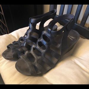 Dansko Selina gladiator sandals size 42/11